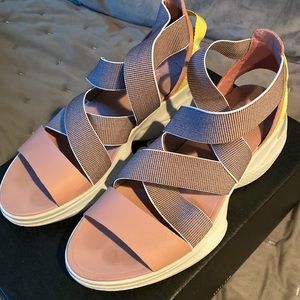 Sorel explorer blitz multi strap sandal